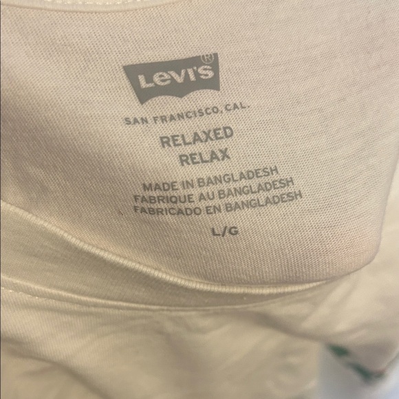 Levi's White Short Sleeve Tee with Logo - Picture 2 of 9